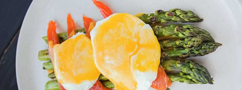 poached eggs with asparagus and salmon, a Mediterranean delicacy